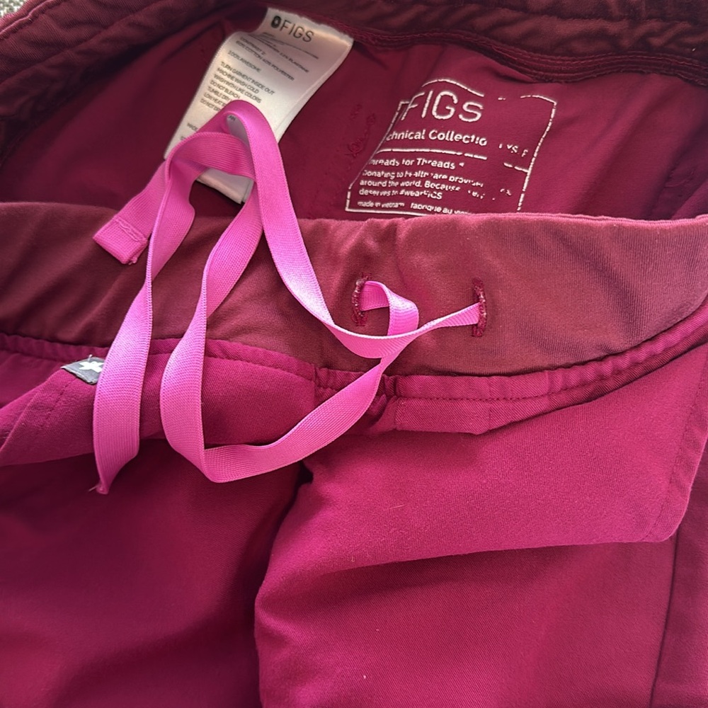 Magenta Petite Zamora Jogger Scrub Pants - Picture 5 of 5